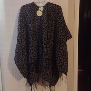 Viv&Lou shawl one size fits most new